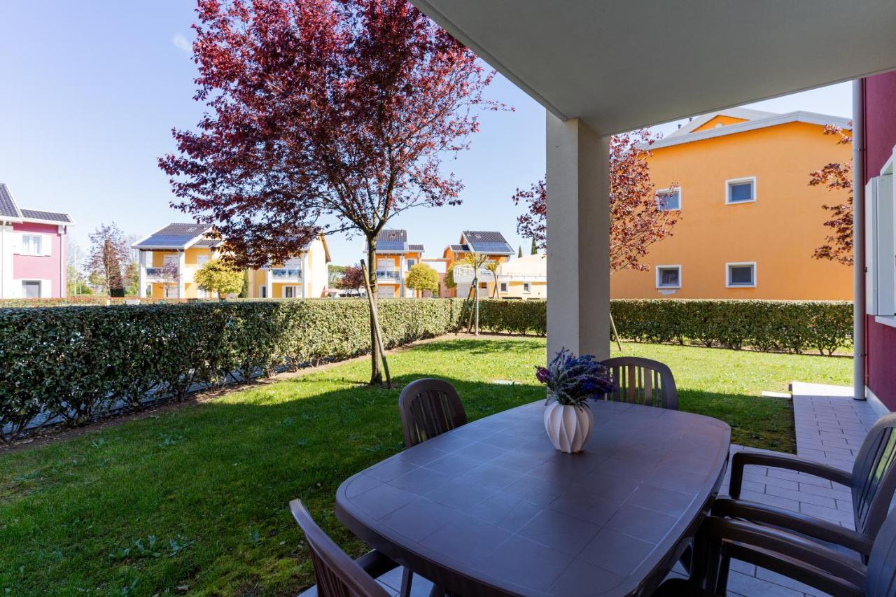 Village Apartment *
